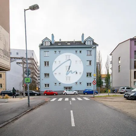 Nivy Con Posto Auto * Bratislava