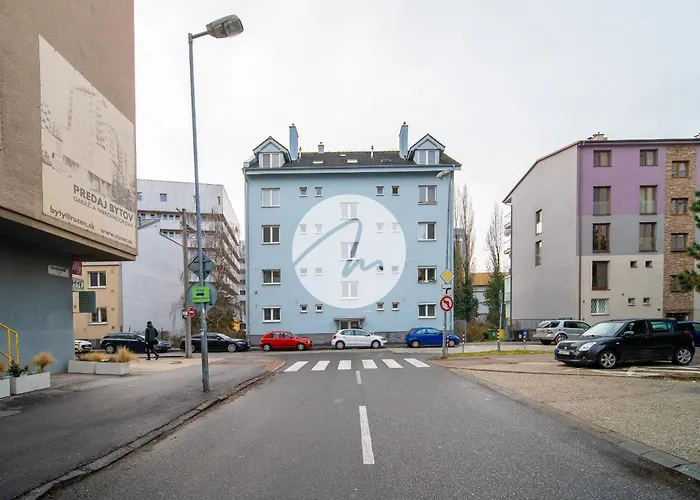 Nivy Con Posto Auto * Bratislava